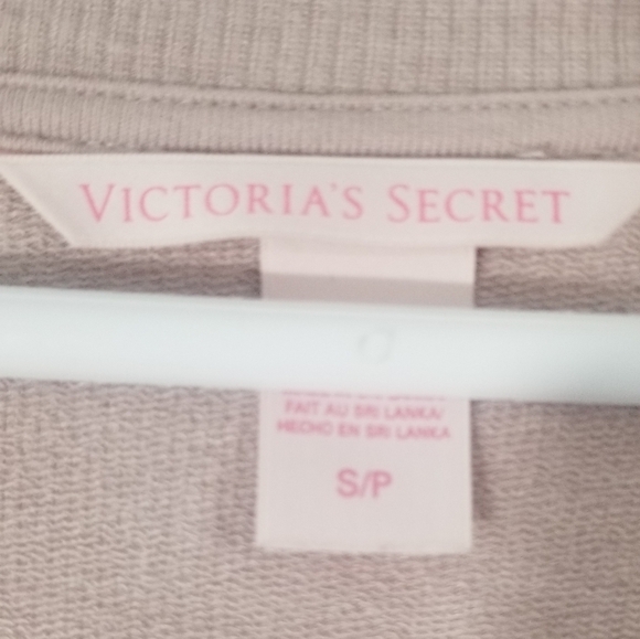 Victoria's Secret Oversized Size S Loungewear Sweater. Angel Wings on Sleeve. - Picture 4 of 5